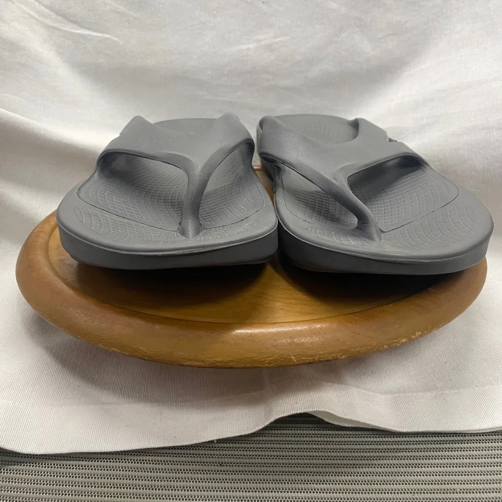 OOFOS Original Sandals M 10 W12 Grey Recovery Flip Flops Orthopedic Comfort